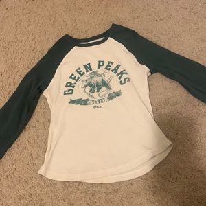 BDG Urban Outfitters Green Peaks Baseball Tee